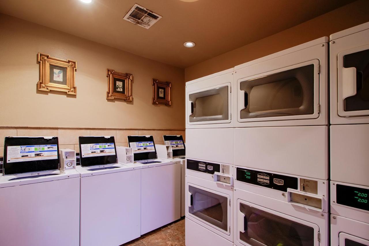 Oyo Pinewood Inn & Suites Silsbee المظهر الخارجي الصورة